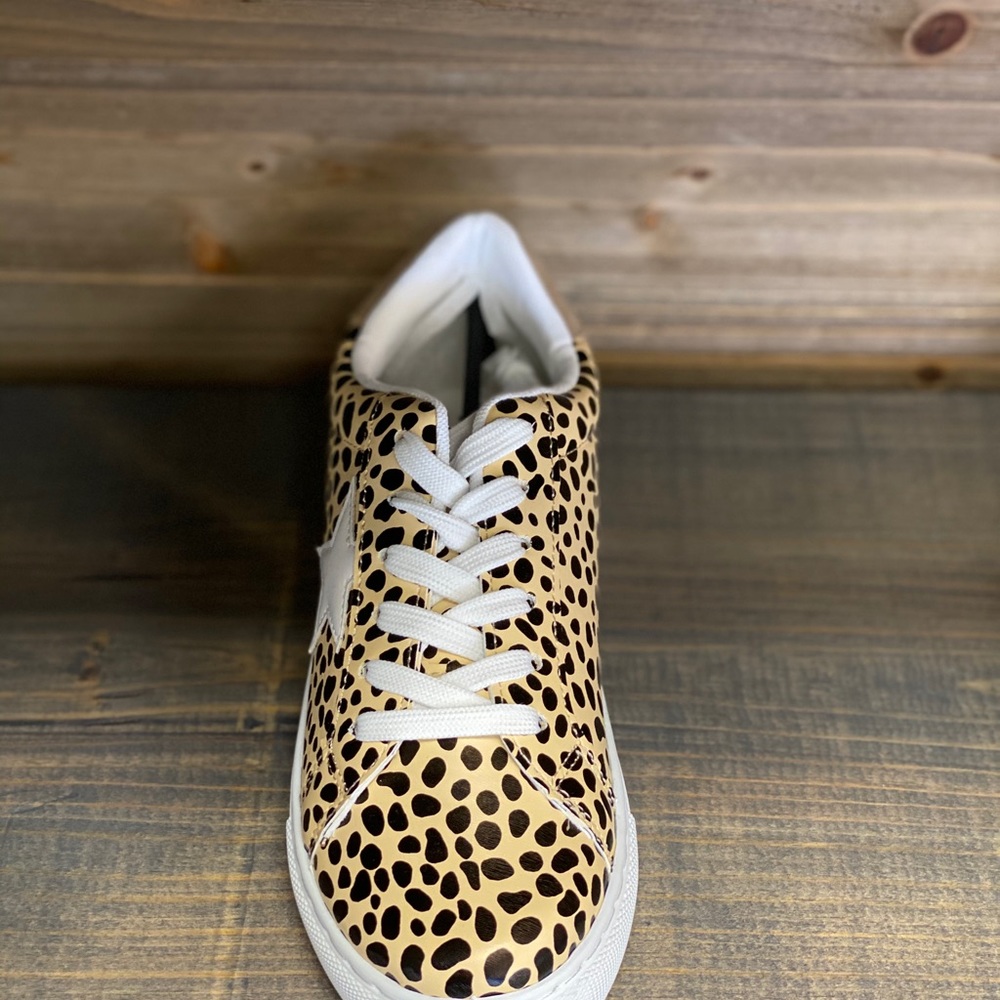 New Leopard a Sneaker Sz 8-11 - Picture 2 of 3